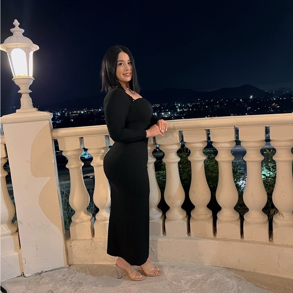 Meet your Posher, Jackie - Picture 9 of 10